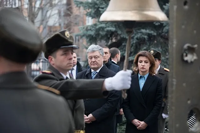 Порошенко заявил о переброске десантников к границе с Россией