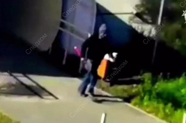 СК: Напавший на ребенка с лопатой в Калининграде подозревается в убийстве женщины