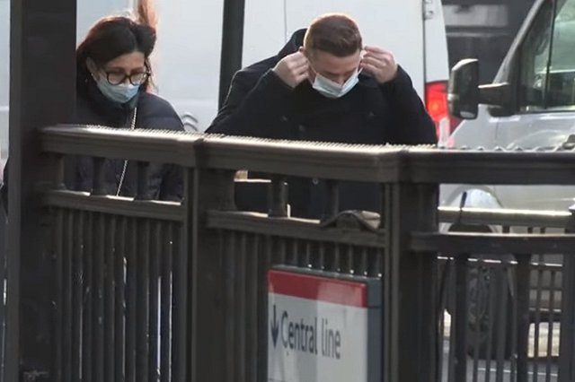 Москвичам вновь порекомендовали надеть маски