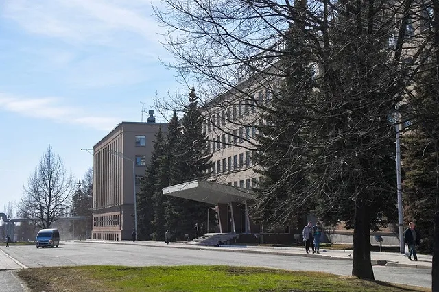 Рабочие заводов обогнали IT-специалистов на российском рынке труда