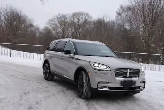 Российский хоккеист стал амбассадором легендарного американского автомобильного бренда