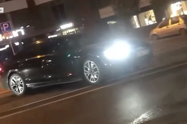 В центре Екатеринбурга неизвестный на Audi намеренно устроил несколько ДТП