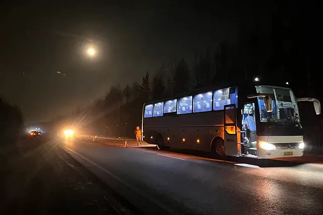 Заказной автобус насмерть сбил пешехода под Верхней Пышмой (ФОТО)