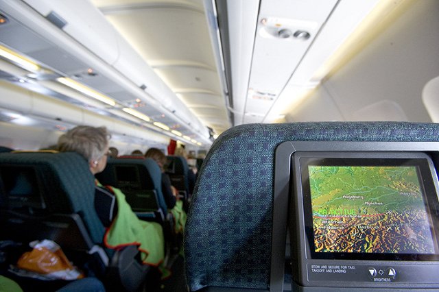 Мужчина, утихомиривший петербуржца на борту самолёта: «Он меня утомил»