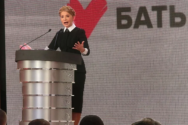 Тимошенко: Киев наводнили крымообразные человечки в штатском — десятки тысяч