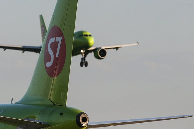 В Домодедово на взлёте задымился пассажирский самолёт