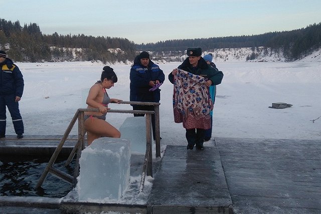 В Свердловской области в купели окунулись около 68 тысяч человек