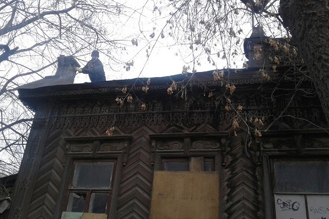 Деревянный особняк с улицы Декабристов переезжает в Нижнюю Синячиху