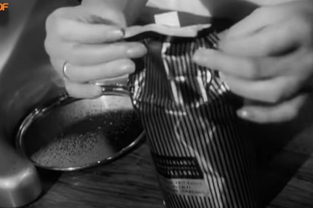 Немецкий производитель кофе Tchibo GmbH вышел из российского бизнеса.