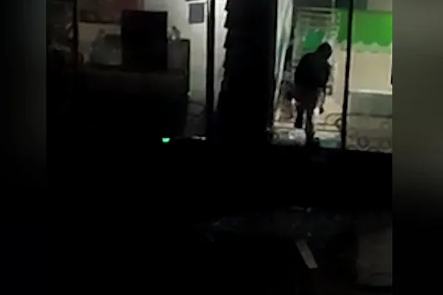 В Екатеринбурге воры моментально обчистили магазин