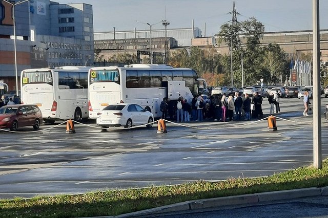 Екатеринбургским школьникам дали путёвки в санаторий, а потом не взяли туда