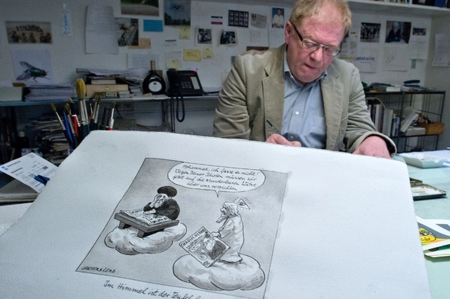 Номера Charlie Hebdo на аукционах в России покупают за десятки тысяч рублей