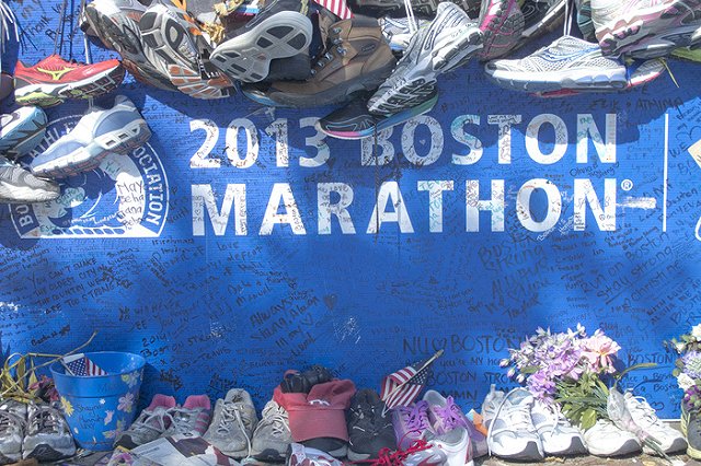 Родители погибшего в теракте мальчика выступили против казни Царнаева