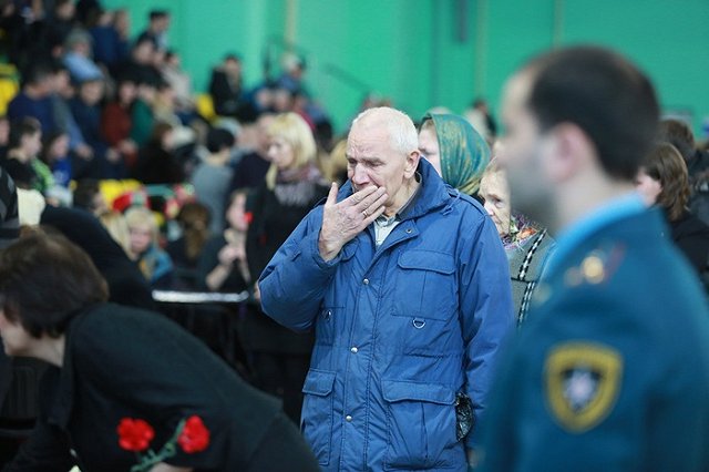 На похоронах детей, погибших в аварии в ХМАО, произошла давка