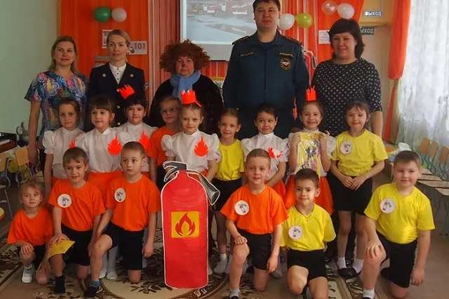 Дошколята отметили День рождения огнетушителя