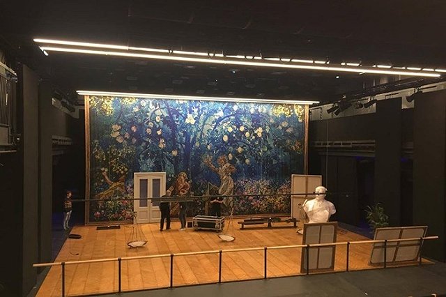 Николай Коляда улетел в Москву ставить «Бабу Шанель» в Театре Вахтангова