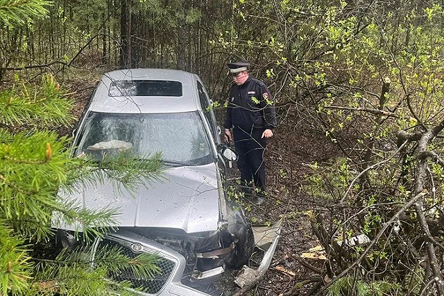 Дочь-подросток за рулем Chrysler попала в тяжкое ДТП вместе с матерью