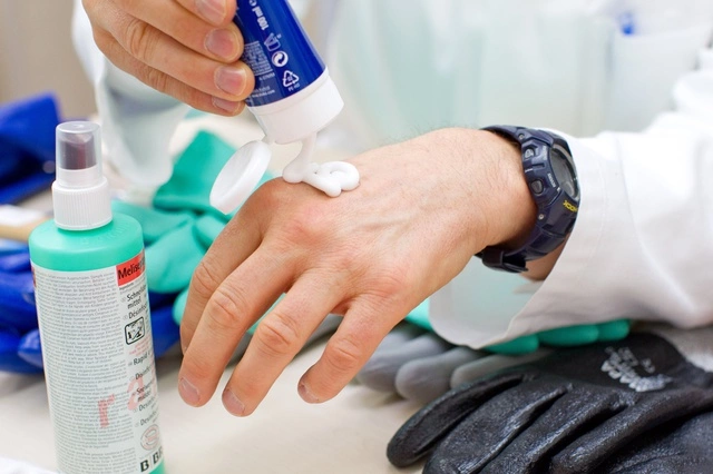 Бывший главврач СОКВД подозревается в вымогательстве взятки