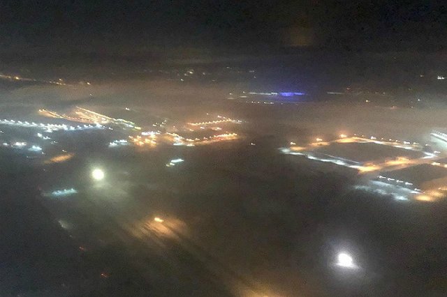 Несмотря на вчерашний туман, знаменитый летчик Лёха посадил самолет после 17 кругов над Кольцово