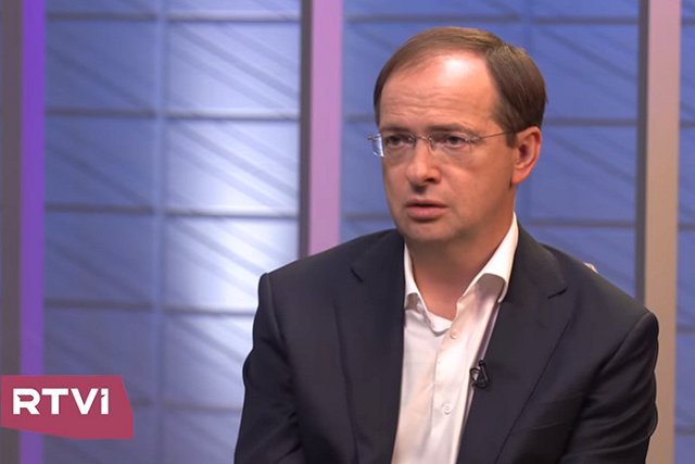 Мединский призвал телеканалы сократить число развлекательных передач