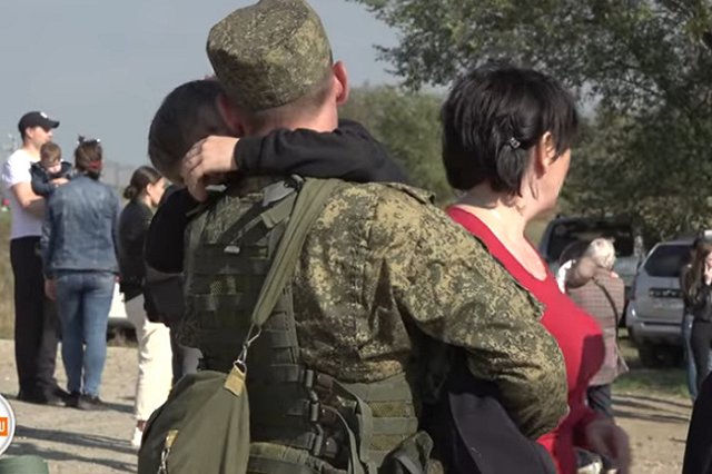 СМИ: Отправку мобилизованных перенесли в Екатеринбурге из-за переполненных казарм