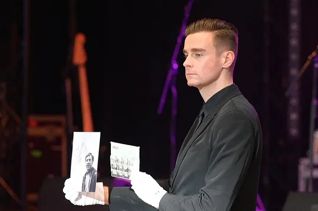 Главный лот благотворительного аукциона «Екатерининская ассамблея» приобрел владелец «Сима-ленд»