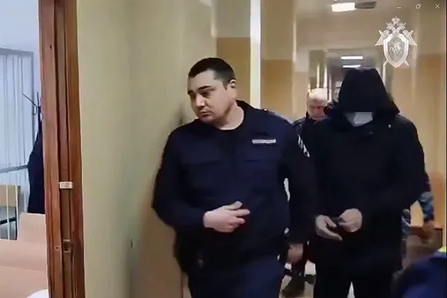 Стало известно, как маньяк из Каменска-Уральского попал в квартиру своих жертв в новый год