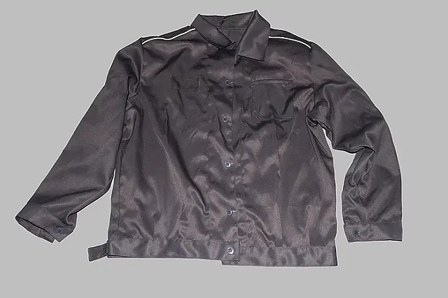 «Без примерочных». Осужденные свердловской ИК-46 шьют костюмы для других осужденных