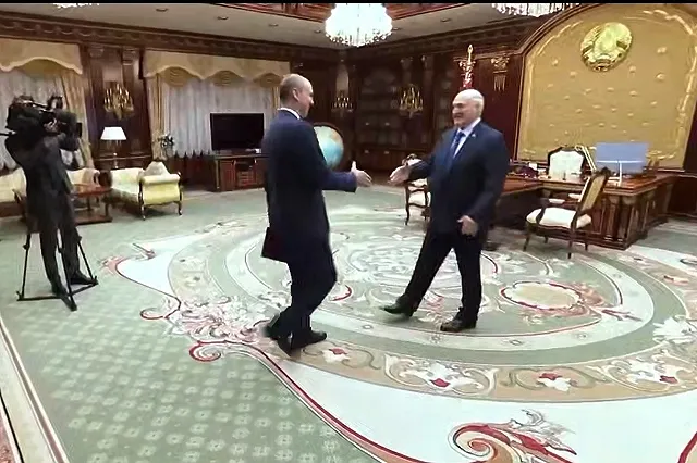 Президент Беларуси Александр Лукашенко назвал Свердловскую область «россиеобразующим» регионом