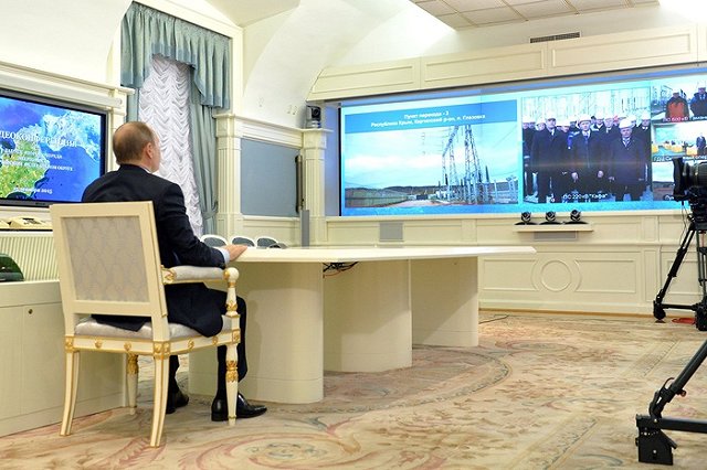 Жители Украины попросили разрушить энергомост Россия — Крым