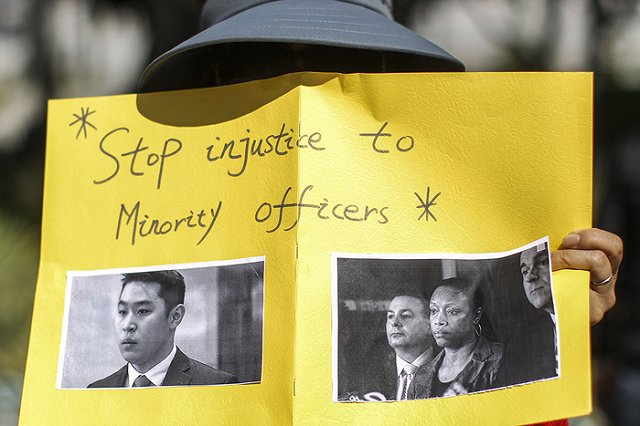 В США вынесли приговор застрелившему афроамериканца полицейскому