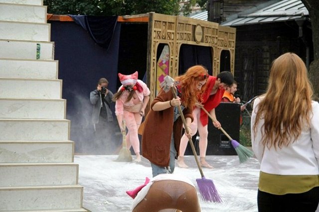 Николай Коляда vs Лариса Вакарь или скандальные последствия феста «Лица улиц»