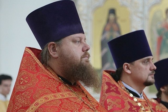 Священник Миняйло: в работе Лампаса, где изображен крест, нет ничего плохого