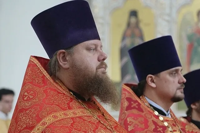 Священник Миняйло: в работе Лампаса, где изображен крест, нет ничего плохого