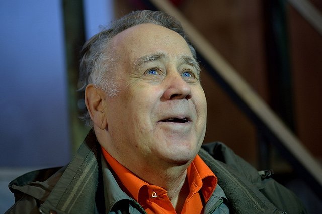 Писатель Владислав Крапивин перенёс операцию и находится в тяжёлом состоянии