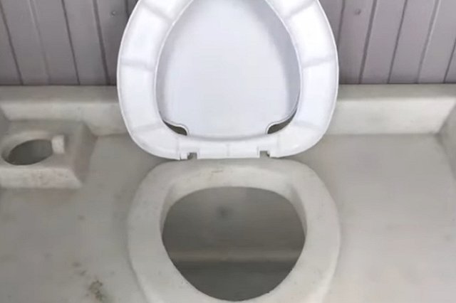 «Что там интересного?» Посетительница «Гринвича» рассказала о подглядывании в туалете