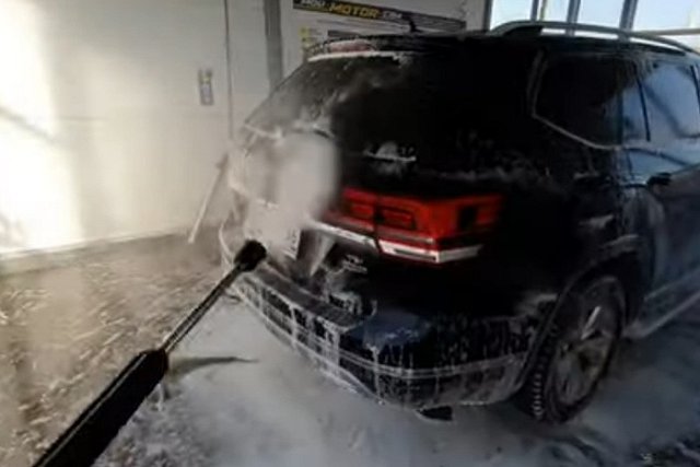 В Екатеринбурге снесут еще одну незаконную автомойку