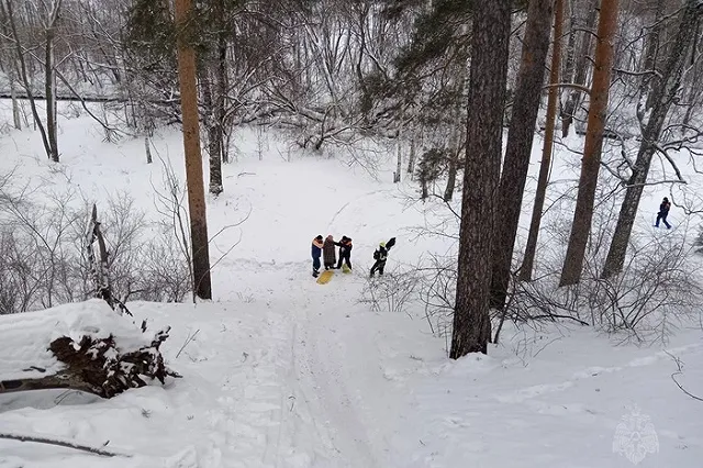 В Екатеринбурге сотрудники МЧС спасли замерзавшую 84-летнюю бабушку (ФОТО)