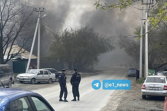 На Эльмаше загорелся хостел