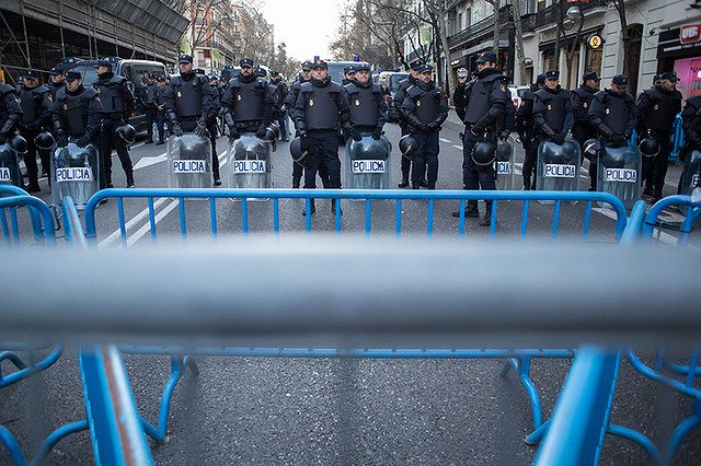 На форму полицейских в Мадриде повесят видеокамеры