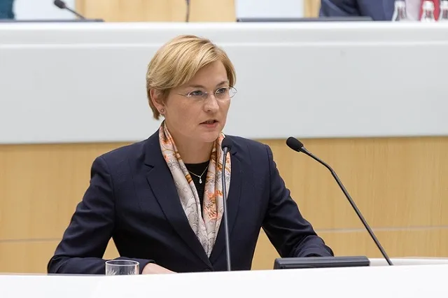 Сенаторы предложили ввести в России платную регистрацию всех мобильников