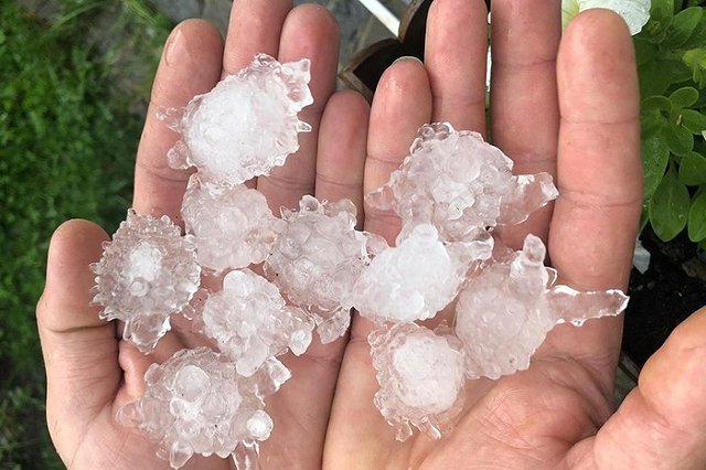 В Свердловской области выпал град в форме коронавируса