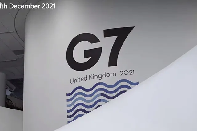 Главы МИД Великобритании и Франции договорились противостоять России