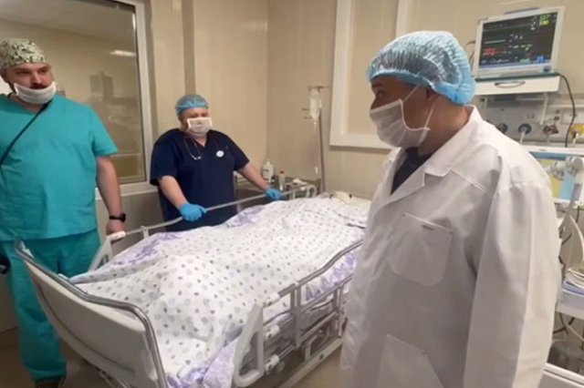 Хинштейн: Раненный при ударе ВСУ по пляжу в Курске пятилетний мальчик закрыл собой маму (ФОТО)