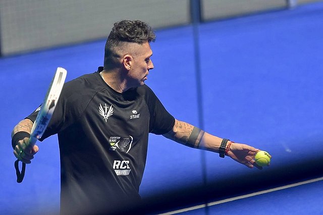 РМК открыла в Екатеринбурге первую в России падел-арену высшего уровня