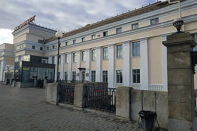 Поезд Челябинск — Екатеринбург встал посреди пути из-за сильного мороза