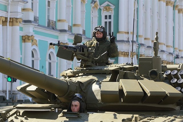 Новый танк УВЗ заглох напротив Мавзолея