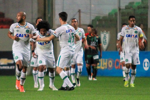 Уточнено число выживших в колумбийской авиакатастрофе