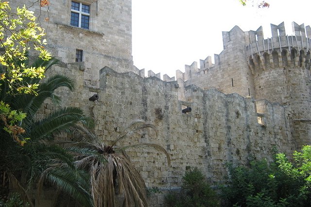 Рейсы Сочи — Екатеринбург и Екатеринбург — Родос задержаны на 7 часов