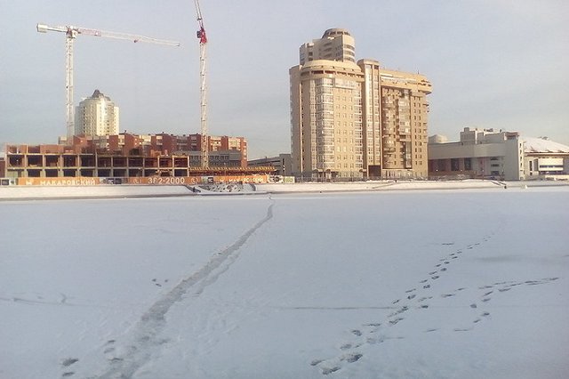 Сотрудники МЧС пояснили, почему хождение по замерзшим водоемам опасно для жизни